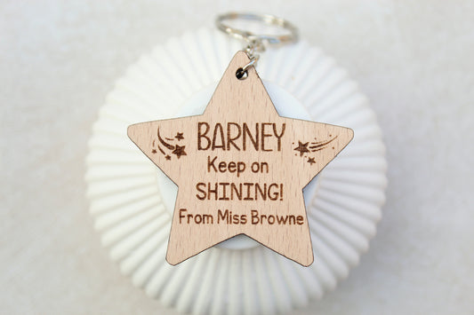Keep On Shining / School Leaver Class of 2025 Star / Teacher Pupil Gift / Personalised Name Wooden Keyring / End of Term Gift / Gift From Teachers